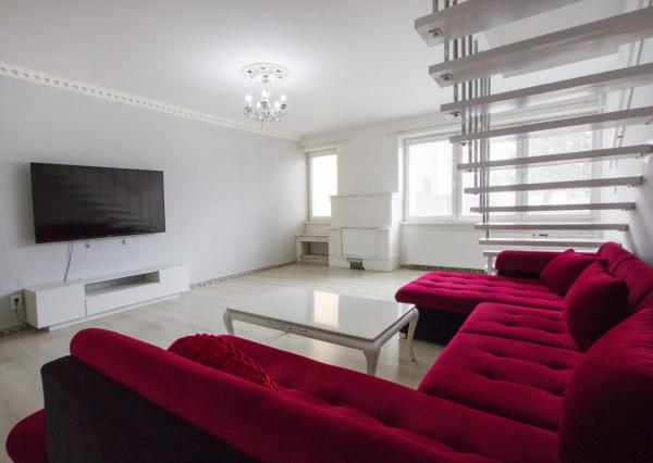 Na predaj dvojdom s rozľahlým pozemkom v centre obce Zlaté Klasy