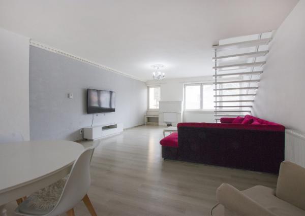 Na predaj dvojdom s rozľahlým pozemkom v centre obce Zlaté Klasy