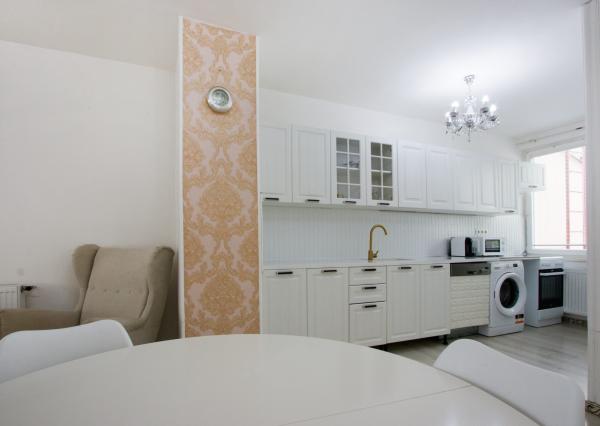 Na predaj dvojdom s rozľahlým pozemkom v centre obce Zlaté Klasy