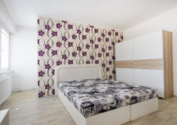 Na predaj dvojdom s rozľahlým pozemkom v centre obce Zlaté Klasy