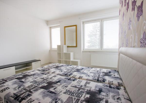 Na predaj dvojdom s rozľahlým pozemkom v centre obce Zlaté Klasy