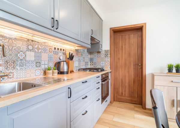 Na predaj priestranný 3-izbový byt s veľkou loggiou v Rači