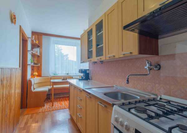 REZERVOVANÝ: Na predaj priestranný 2-izbový byt v Starej Ľubovni