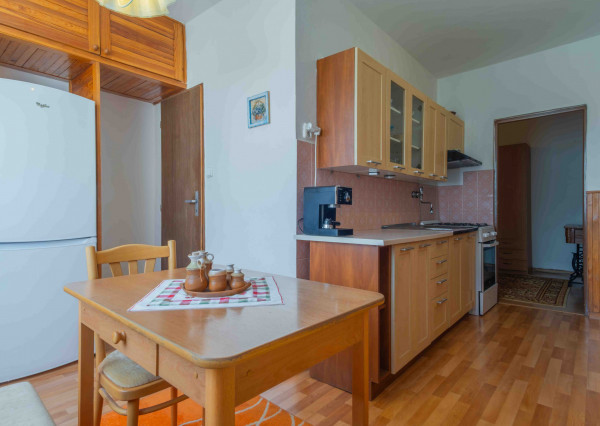 REZERVOVANÝ: Na predaj priestranný 2-izbový byt v Starej Ľubovni