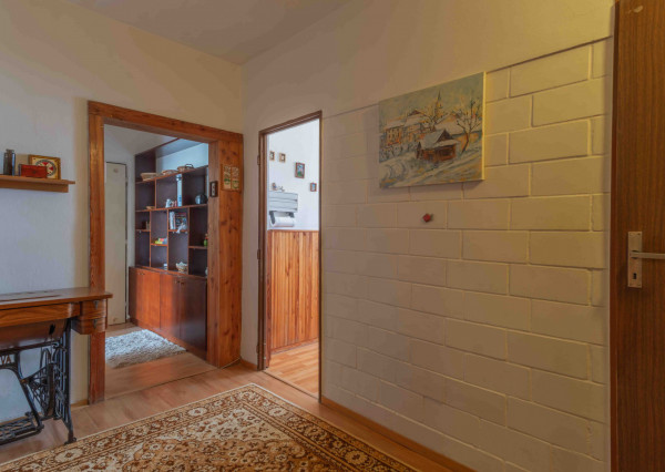 REZERVOVANÝ: Na predaj priestranný 2-izbový byt v Starej Ľubovni