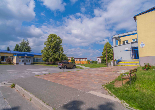 REZERVOVANÝ: Na predaj priestranný 2-izbový byt v Starej Ľubovni