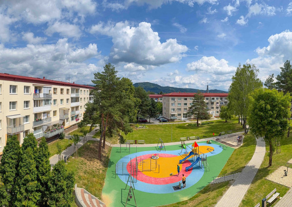 REZERVOVANÝ: Na predaj priestranný 2-izbový byt v Starej Ľubovni