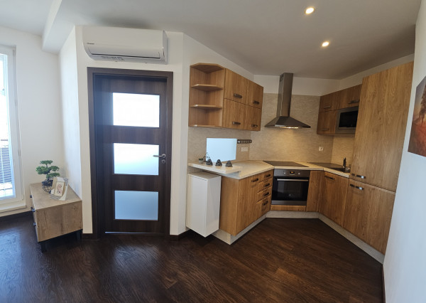 Na prenájom 2-izbový byt s vlastným parkovaním v Malackách