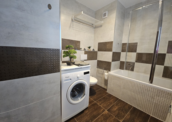 Na prenájom 2-izbový byt s vlastným parkovaním v Malackách