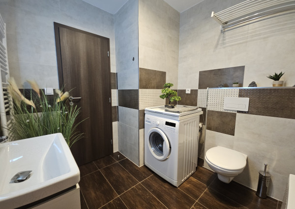 Na prenájom 2-izbový byt s vlastným parkovaním v Malackách