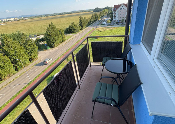 Na prenájom 2-izbový byt s vlastným parkovaním v Malackách