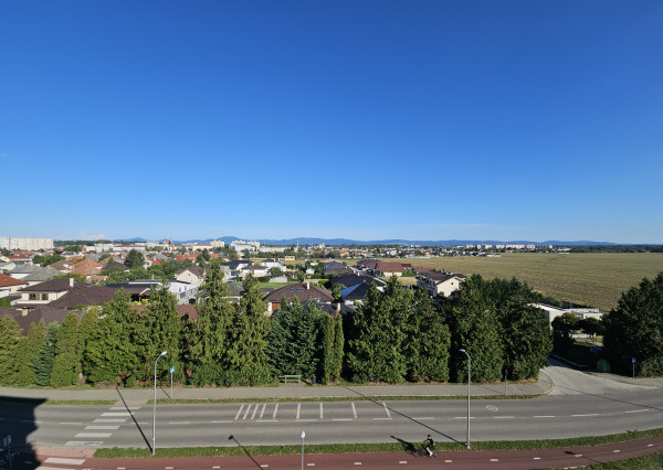 Na prenájom 2-izbový byt s vlastným parkovaním v Malackách