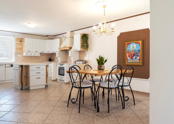 Na predaj 6-izbový rodinný v Zamarovciach