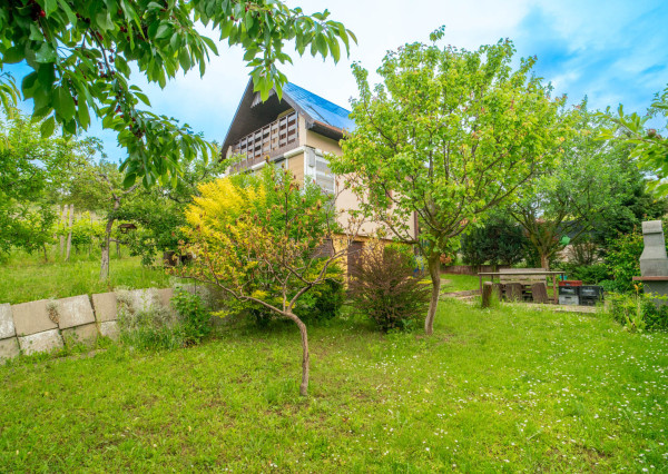 VÝRAZNÁ ZĽAVA: Na predaj záhradná chata s výhľadom na golfové ihrisko v Skalici