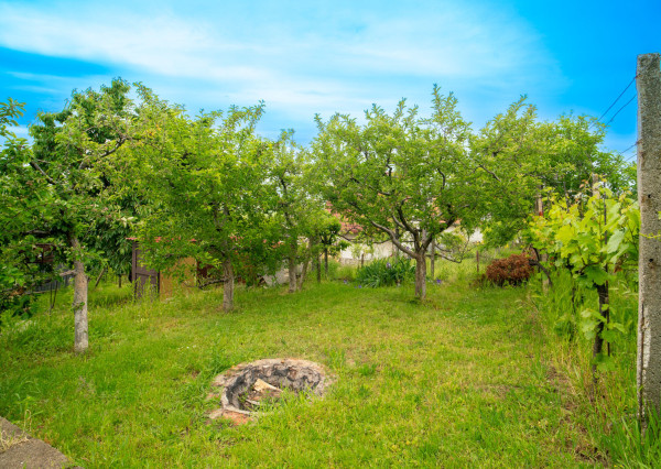 VÝRAZNÁ ZĽAVA: Na predaj záhradná chata s výhľadom na golfové ihrisko v Skalici