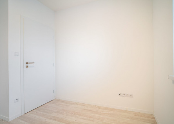 Na prenájom kompletne zariadený 4-izbový byt s benefitmi rodinného domu v Rovinke