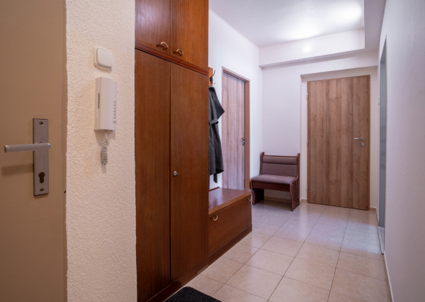 Na prenájom priestranný 3 izbový byt s balkónom v Malackách