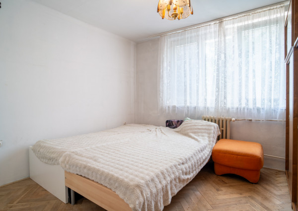 Na predaj priestranný 3-izbový byt s loggiou v centre Stupavy