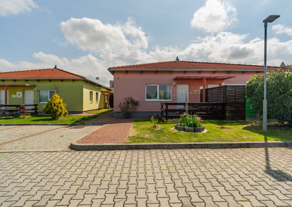 Na predaj 2-izbový byt v Senci pri jazerách s terasou