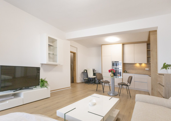 Na prenájom 3-izbový byt v centre mesta Dunajská Streda