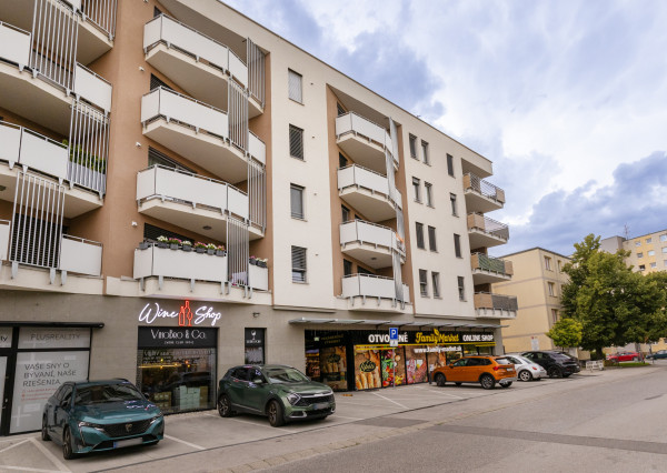 Na prenájom 3-izbový byt v centre mesta Dunajská Streda