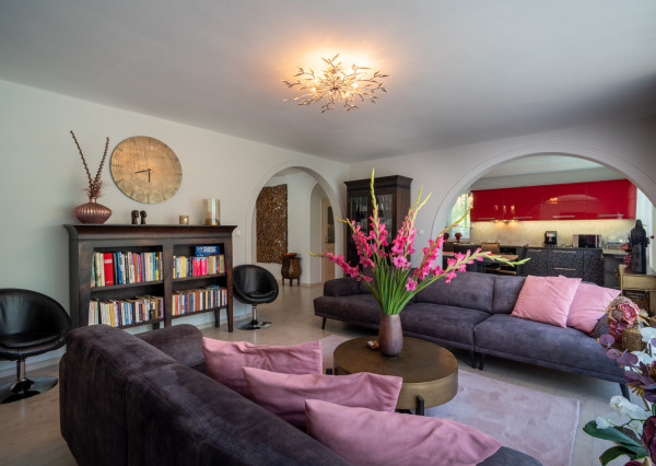 Na predaj rodinný dom s bazénom a saunou v Rohovciach