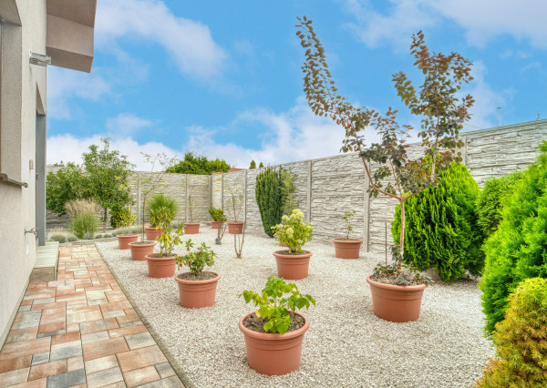 Na predaj rodinný dom s rozľahlým pozemkom v Kostolišti