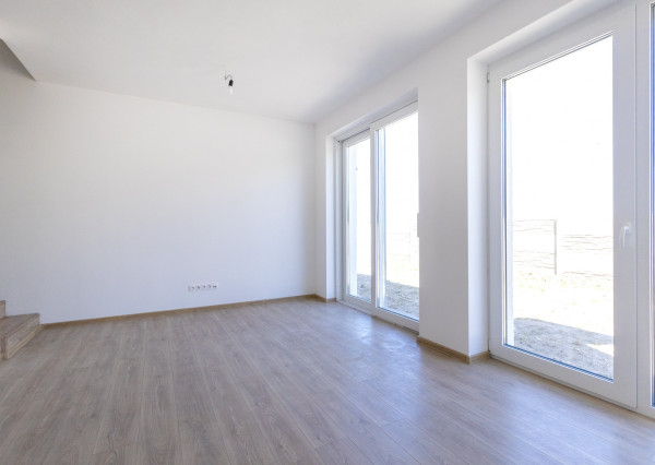 Na predaj 4 izbová bytová jednotka v dvojdome v Lehniciach