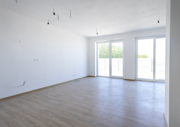 Predaj 4-izbová bytová jednotka v dvojdome v Lehniciach