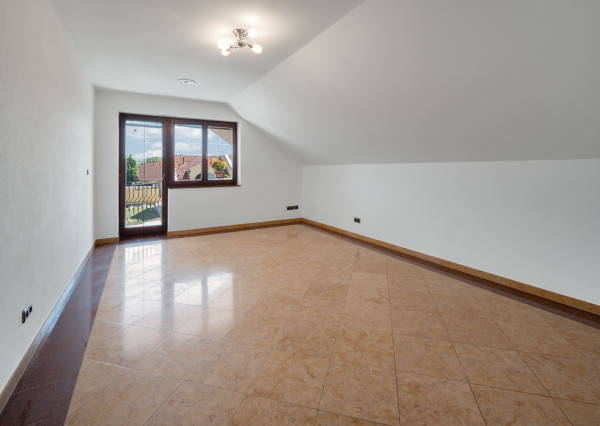 Na predaj 6-izbové rodinné sídlo v Šamoríne