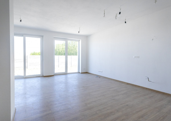 Na predaj 4 izbová bytová jednotka v dvojdome v Lehniciach