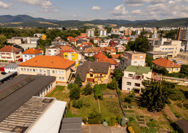 Na predaj rodinný dom s pozemkom a investičným potenciálom v Trenčíne