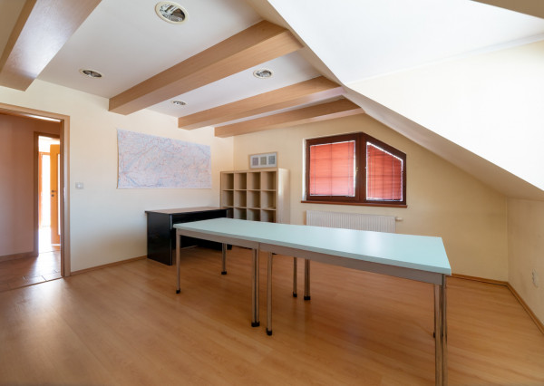 Na predaj rodinný dom s pozemkom a investičným potenciálom v Trenčíne