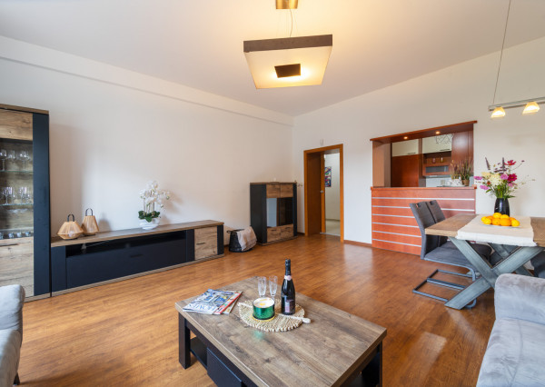 Na predaj 3- izbový byt s parkovaním, Zlatovce Trenčín