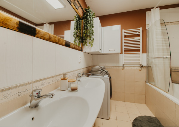 Na predaj 3- izbový byt s parkovaním, Zlatovce Trenčín