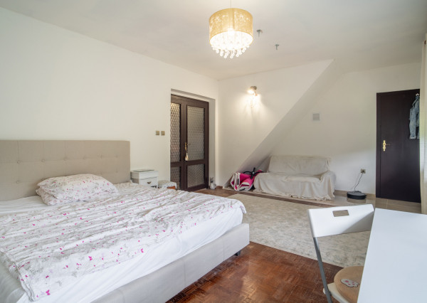 REZERVOVANÉ: Na predaj dvojgeneračný rodinný dom v obci Beladice