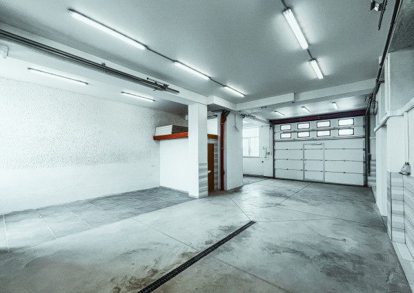 Na prenájom priestor v Turanoch