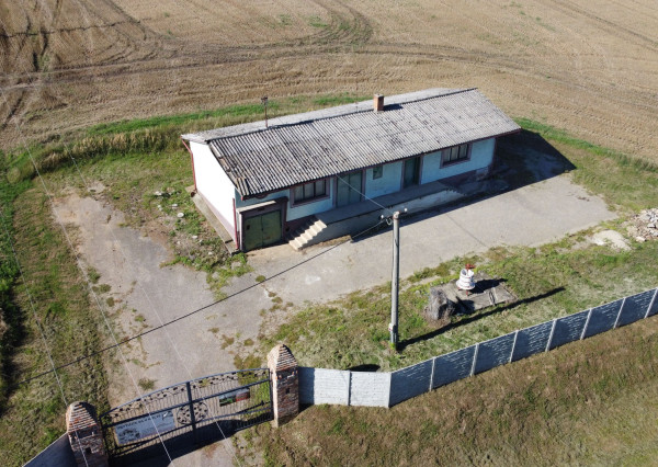 Na predaj stavebný pozemok s vínnym domom blízko Podhájskej