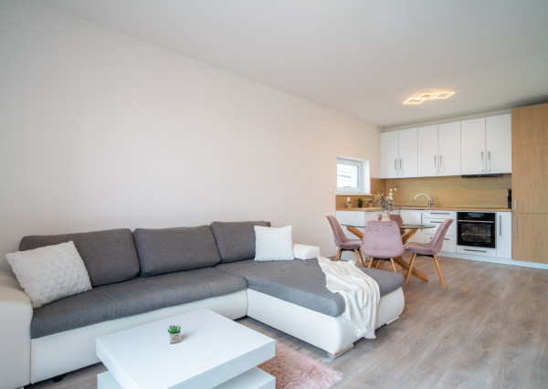 Na prenájom 2-izbový byt v obci Kostolište