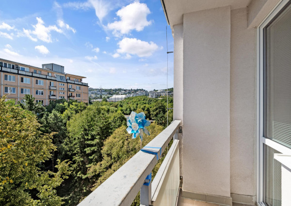 Moderný a svetlý byt, v ktorom je všetko pripravené na okamžité nasťahovanie.