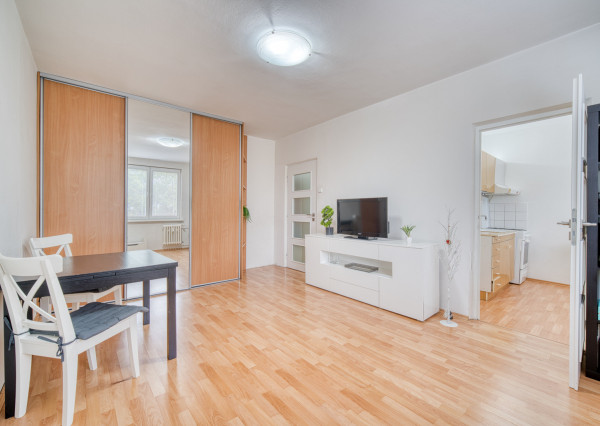 REZERVOVANÉ: Na predaj investičný 1-izbový byt - Karlova Ves