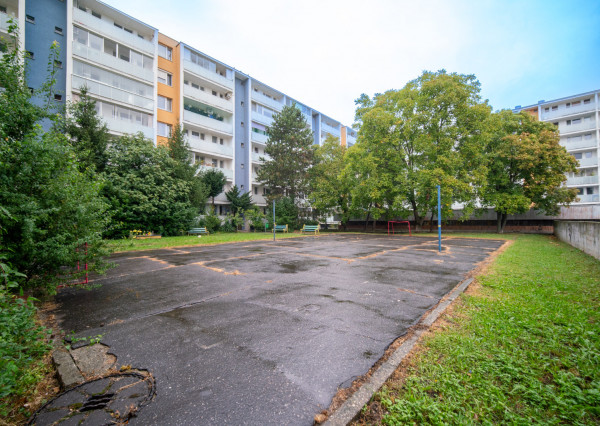 REZERVOVANÉ: Na predaj investičný 1-izbový byt - Karlova Ves