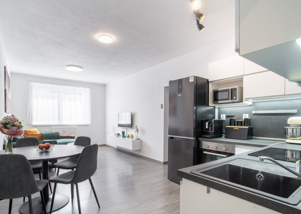 Na predaj moderný 3-izbový byt vo výbornej lokalite Serede