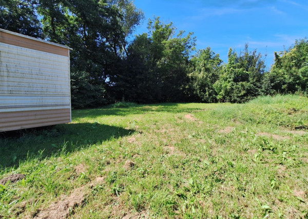 HORNÉ DRŽKOVCE – Mobilný dom s pozemkom pri potoku (790 m²)