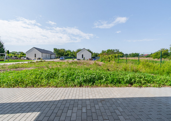 REZERVOVANÉ: Na predaj moderný 4-izbový rodinný dom v Šoporni