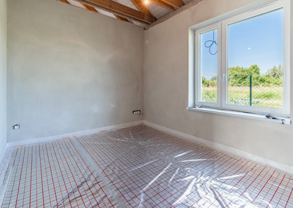 REZERVOVANÉ: Na predaj moderný 4-izbový rodinný dom v Šoporni