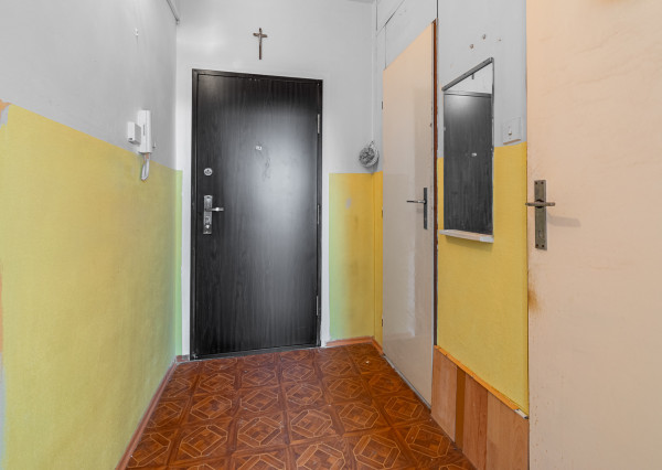 Na predaj garsónka v Seredi