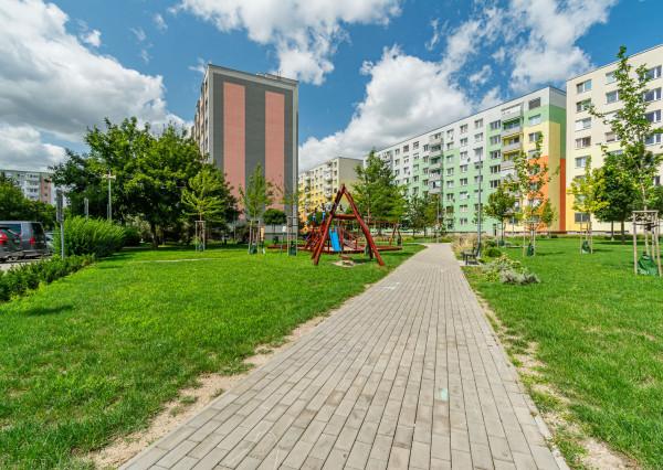 Na predaj garsónka v Seredi