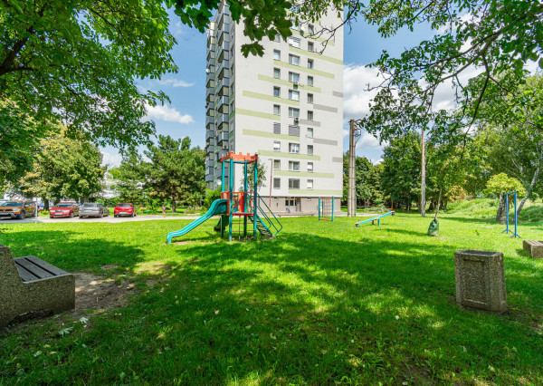 Na predaj garsónka v Seredi