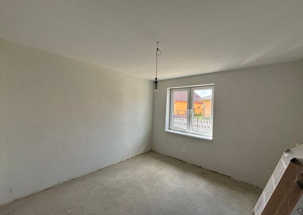 PREDAJ -Exkluzívna ponuka  3i RD - kompletná rekonštrukcia, terasa, pozemok 450m2 - Bánovcen/B / Biskupice